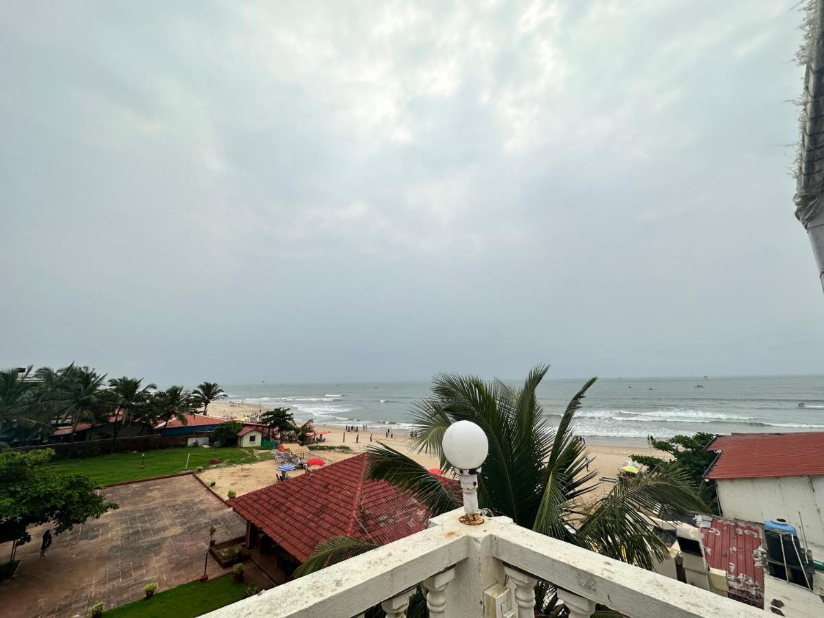 Hotel Salty Waves Baga Exterior foto