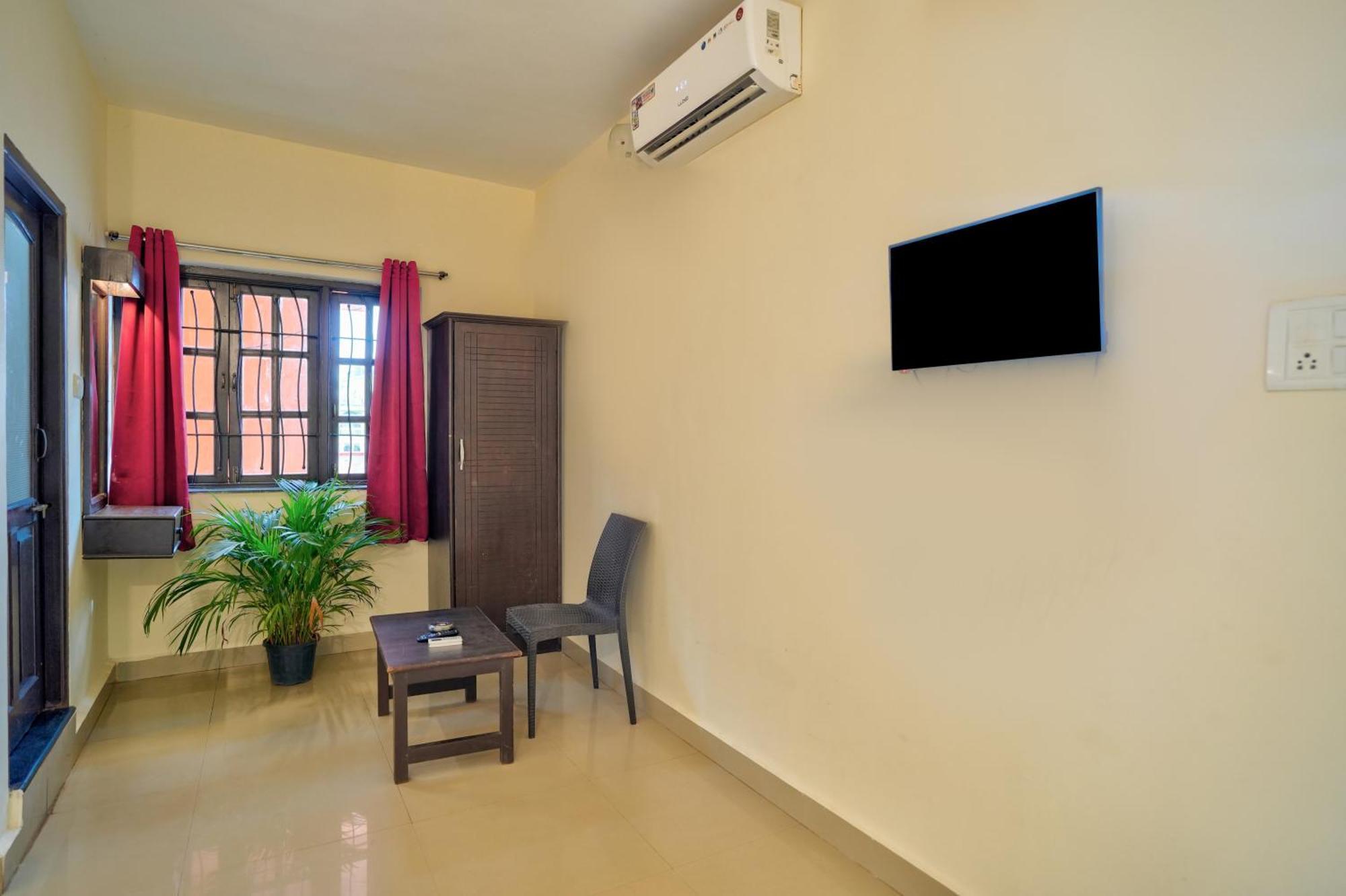Hotel Salty Waves Baga Exterior foto