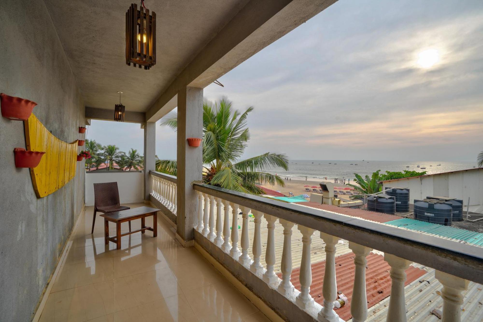 Hotel Salty Waves Baga Exterior foto