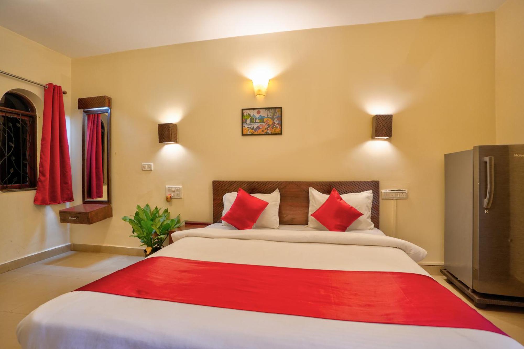 Hotel Salty Waves Baga Exterior foto