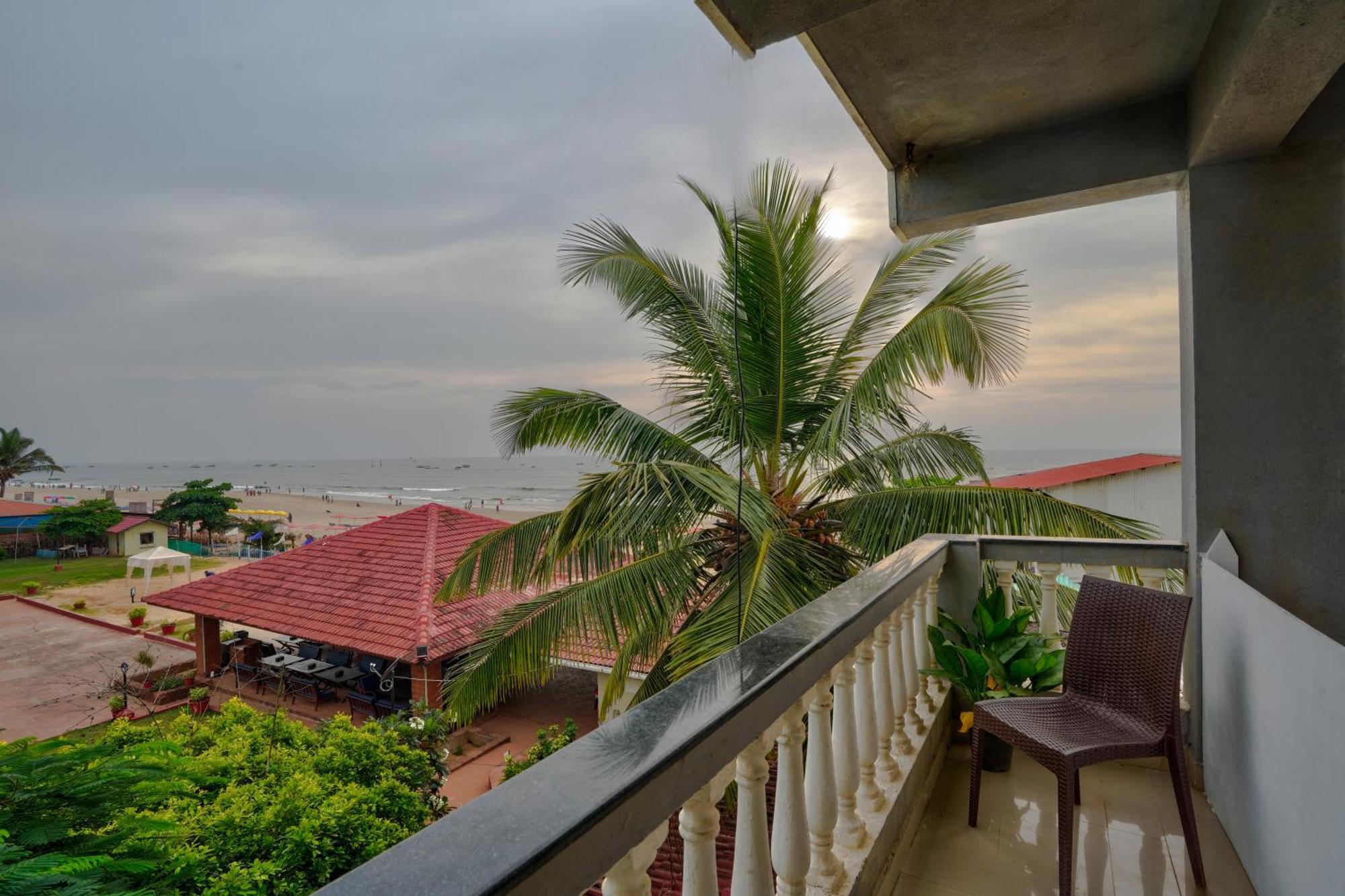 Hotel Salty Waves Baga Exterior foto