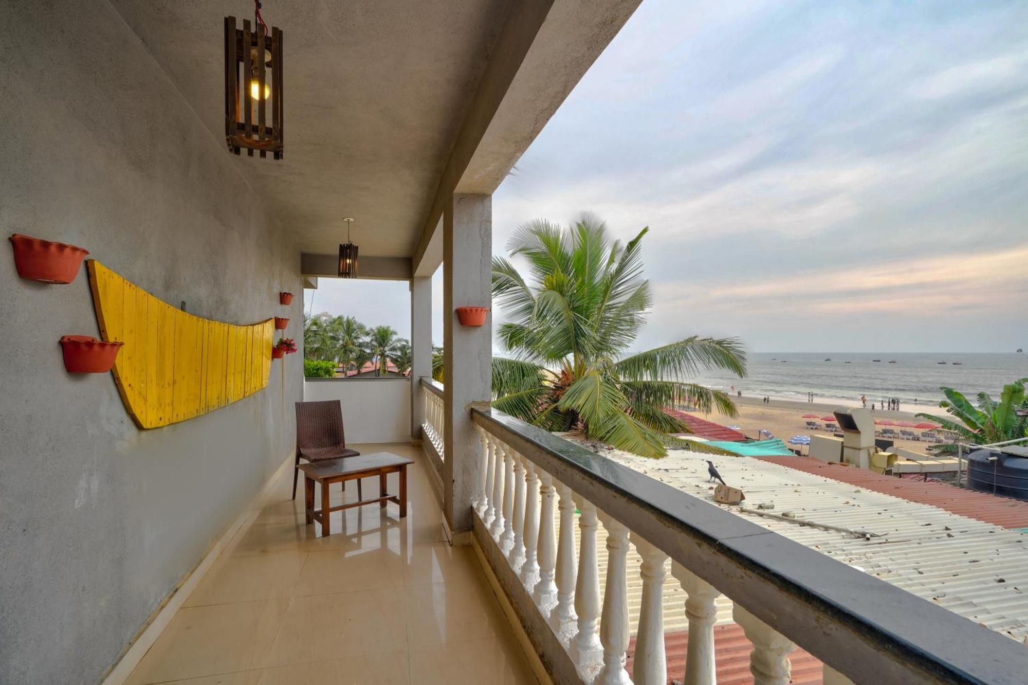 Hotel Salty Waves Baga Exterior foto