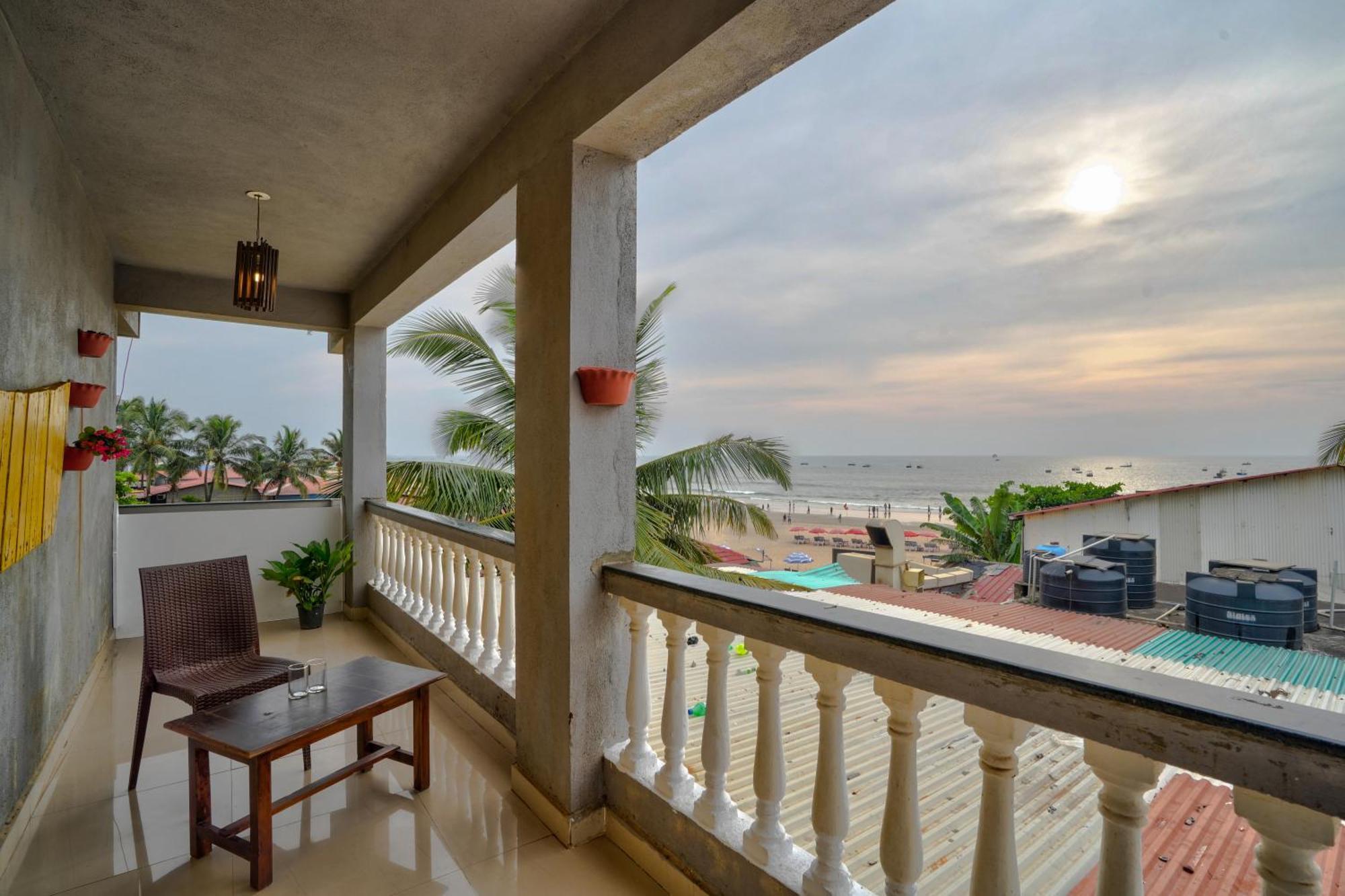 Hotel Salty Waves Baga Exterior foto