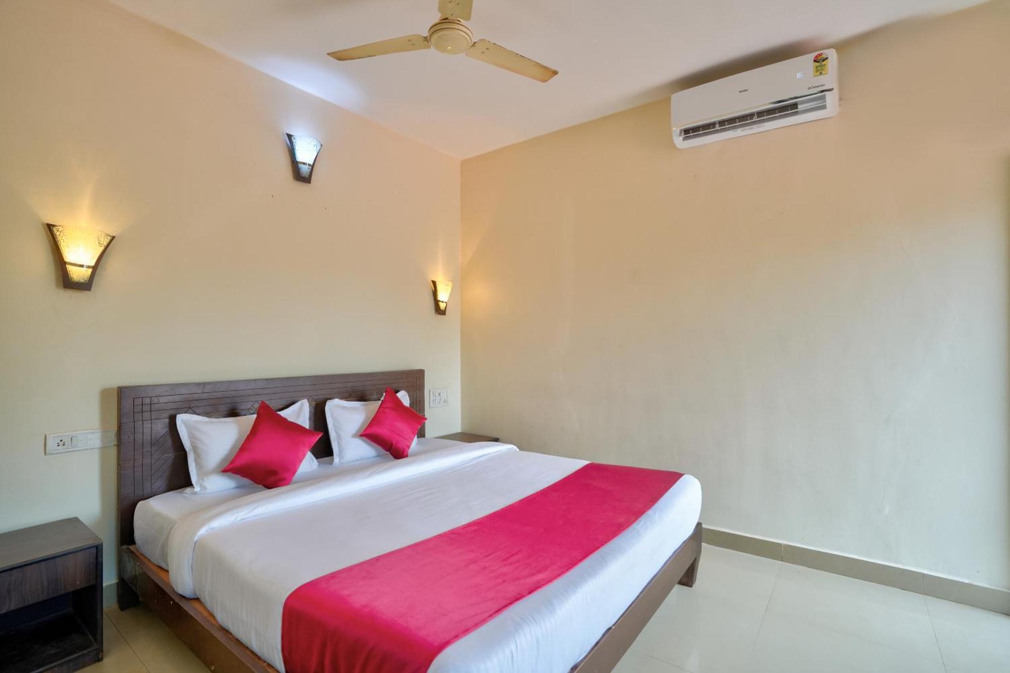 Hotel Salty Waves Baga Exterior foto