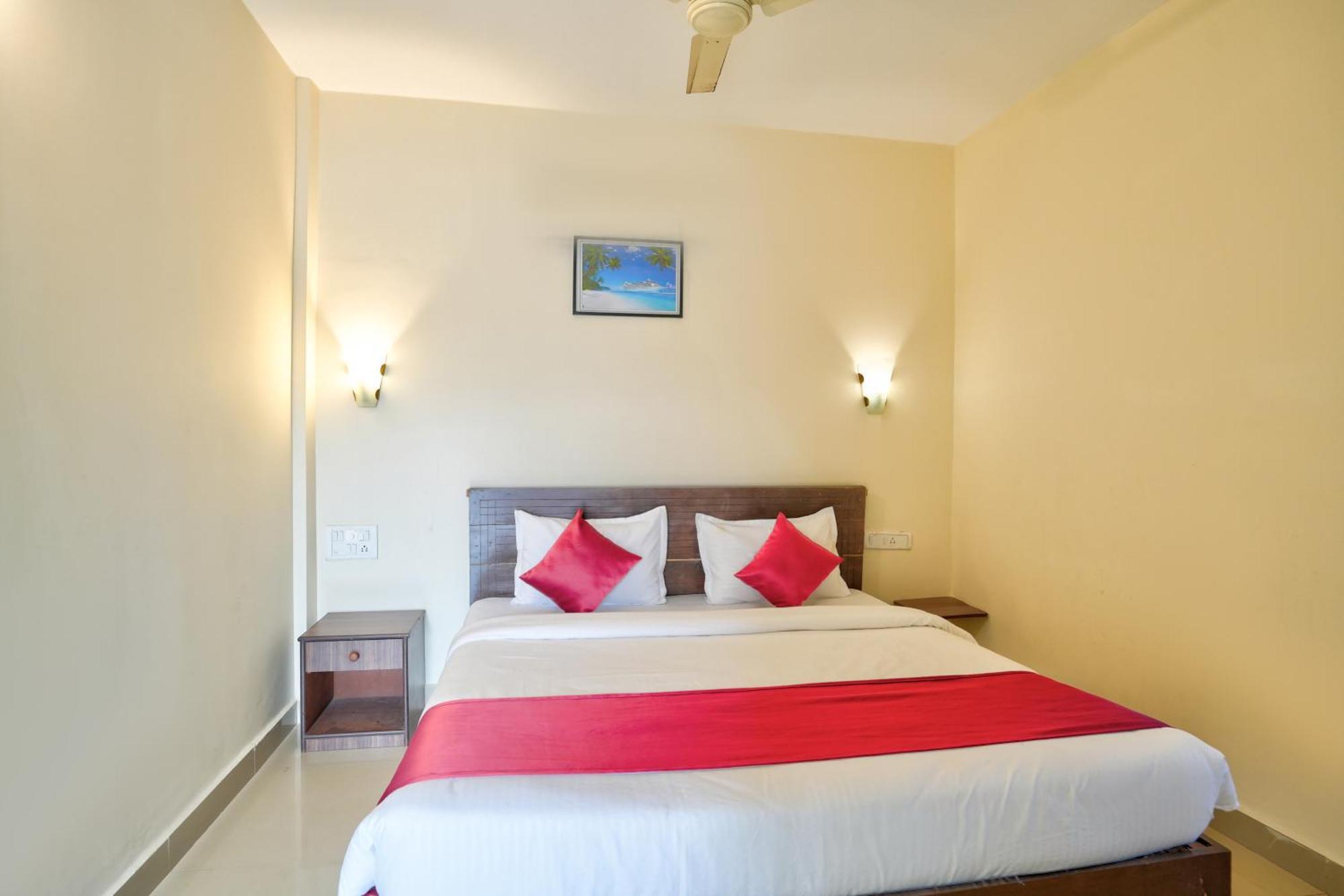 Hotel Salty Waves Baga Exterior foto