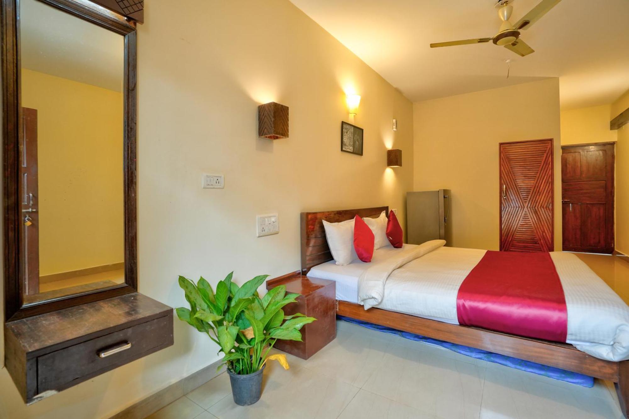 Hotel Salty Waves Baga Exterior foto